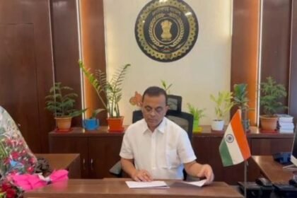 Janmjeya Mahobe, the new collector of Janjgir-Champa, took charge