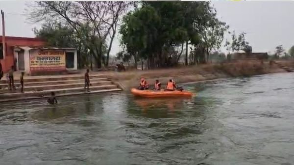 Durg: Two youths drowned in the canal, rescue operation is going on for 23 hours