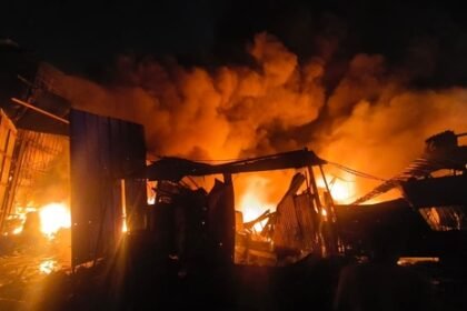 bhind housing colony fire news hindi