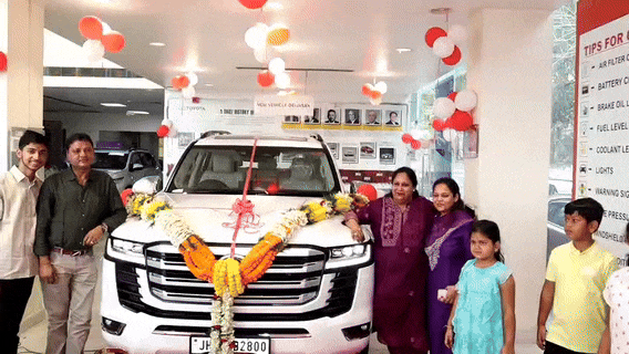 Dhanbad: Grand delivery ceremony of Toyota Land Cruiser concluded