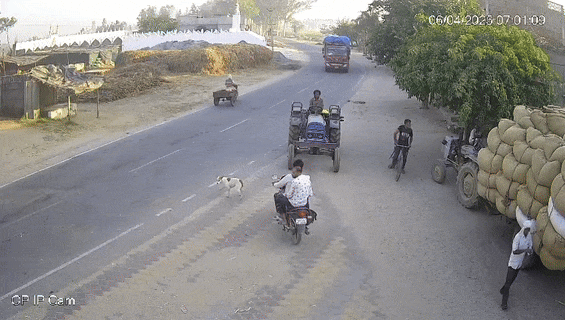 LIVE accident in Muzaffarnagar: Uncontrolled bike collides with canter
