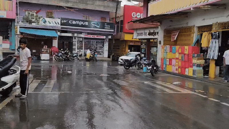 Sudden heavy rain in Pratappur amidst sunshine, farmers' concern increased