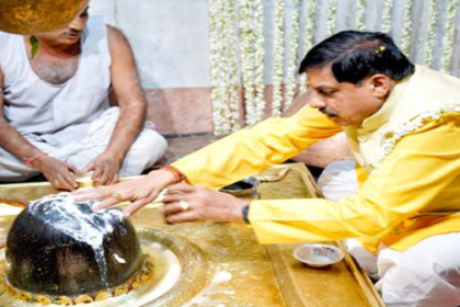 CM Dr. Yadav saw the archaeological splendor of Mandu, visited Jahaaz Mahal and Hindola Mahal