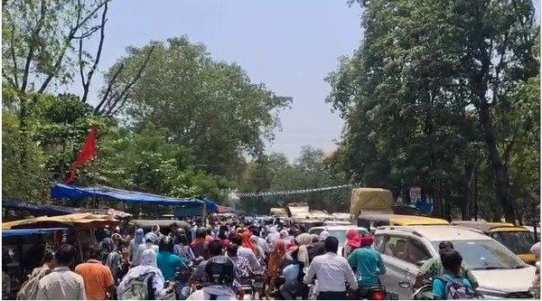 Marine Drive road closed for a week, citizens facing problems due to traffic jam