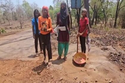 Pakhanjur: Contractor's arbitrariness, minors working as labourers in PWD road works
