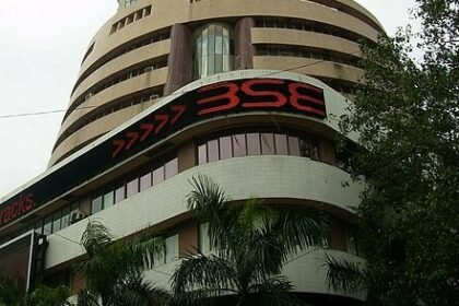 20 lakh crore rupees sank in 10 seconds, Indian stock market crashed due to Trump's tariff decision