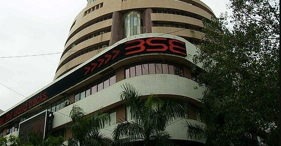 20 lakh crore rupees sank in 10 seconds, Indian stock market crashed due to Trump's tariff decision