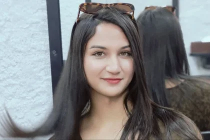 अनया बंगार ने क्रिकेट जगत