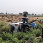 डिप्टी कलेक्टर की कार गुलाटी मार पलटी