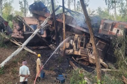 साहिबगंज में दो मालगाड़ियों की जोरदार टक्कर