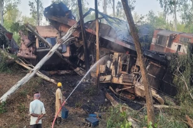 साहिबगंज में दो मालगाड़ियों की जोरदार टक्कर