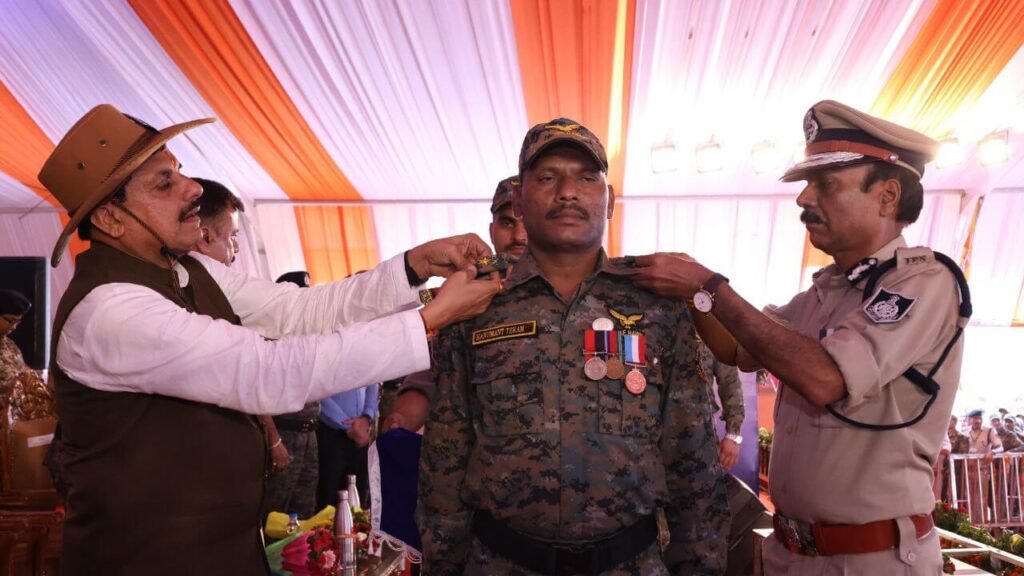 CM मोहन यादव ने बालाघाट में 64 पुलिसकर्मियों को दिया आउट ऑफ टर्न प्रमोशन | MP Police Promotion 2025