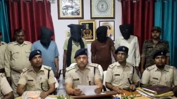 Godda police busted a gang of thieves, three thieves and a goldsmith arrested