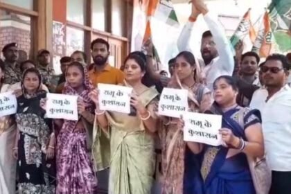 Dhamtari: Strong protest by Congress councilors against the Municipal Corporation