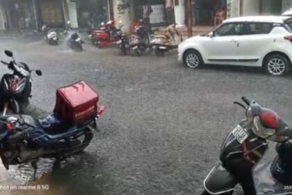 Half an hour of rain exposed the municipal corporation