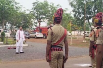 Chief Minister Vishnudev Sai reached Balod, planted trees before the review meeting