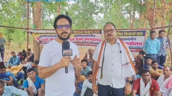 Farmers' indefinite rail roko agitation over Raoghat project continues for the fourth day