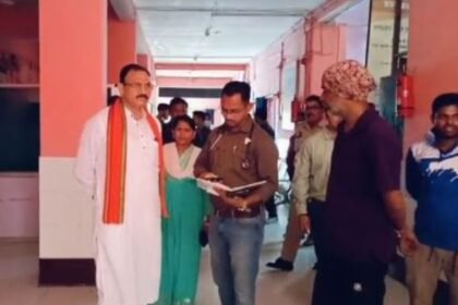 Surprise inspection by Health Minister Shyam Bihari Jaiswal