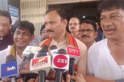 Health Minister Shyam Bihari Jaiswal visits Mahasamund