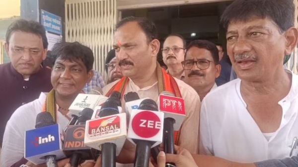 Health Minister Shyam Bihari Jaiswal visits Mahasamund