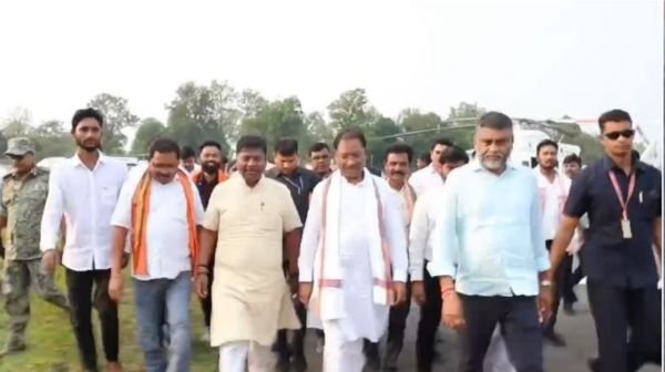 Chief Minister Vishnudev Sai's visit to Bijapur: Meeting with surrendered Naxalites and review of development works