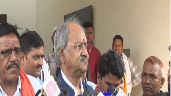 BJP MP Brijmohan Agarwal's big statement on skywalk construction