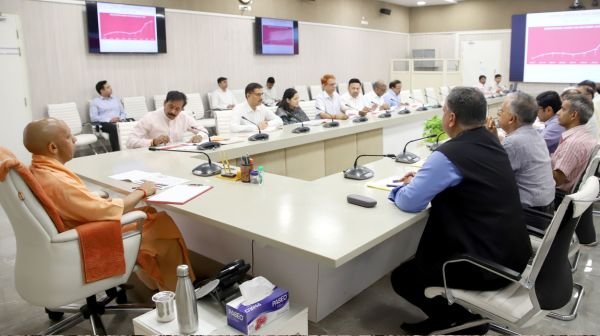 Labor laws should be pro-industry and pro-labor: Chief Minister Yogi Adityanath