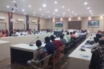 Villagers angry with Railways and BSP burst out in anger