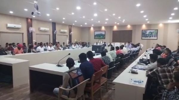 Villagers angry with Railways and BSP burst out in anger