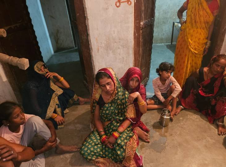 Lucknow railway karmchari hatya