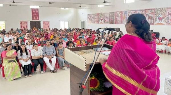 Let your dreams fly high and become self-reliant: Minister Ms. Bhuria