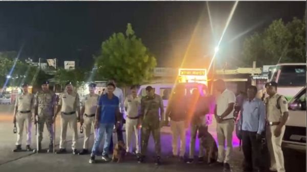 Special security checking campaign conducted by police in Khairagarh-Chhuikhadan-Gandai district