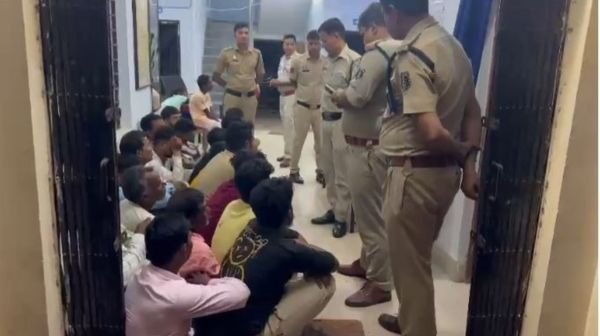 Police conducted intensive investigation of 40 hawkers who came from outside in Mungeli