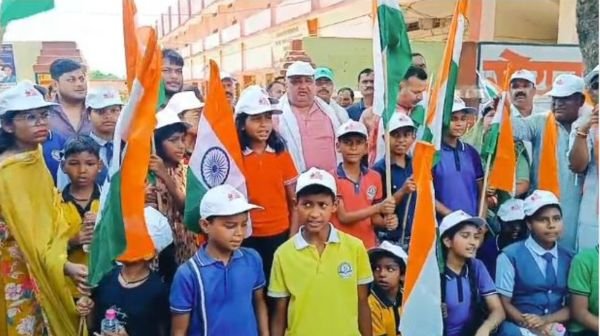Grand tricolor procession on the success of 'Operation Sindoor' in Lakhanpur