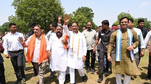 CM Sai's surprise visit: Arrived in Chuktipani village by helicopter