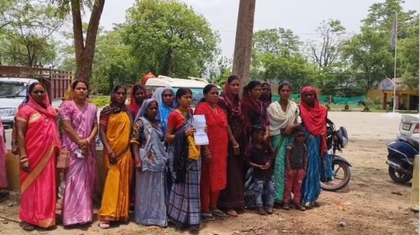 Demand for removal of liquor shop intensifies in Barpali village