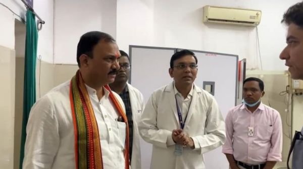 Raipur: Health Minister Shyam Bihari Jaiswal inspected the Dental College
