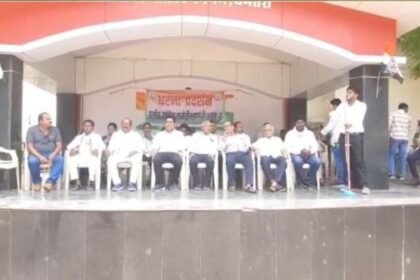 Dhamtari: Congress's strong protest against power cuts