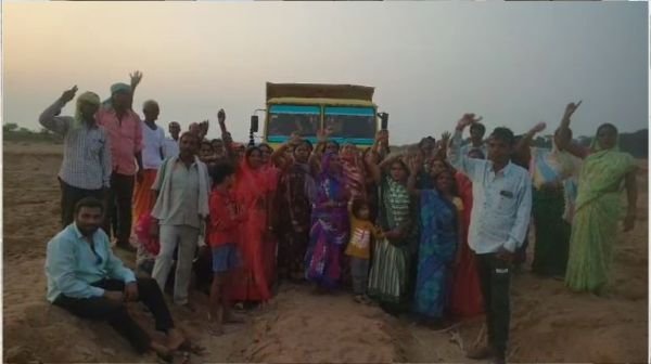 Magarlod: Women's protest against illegal sand mining