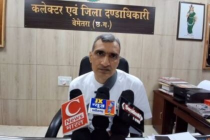 Bemetara: Collector Ranbir Sharma met students who performed excellently in 10th and 12th