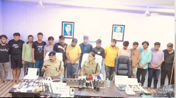Big action by Bhatapara police: 15 bookies arrested from Goa