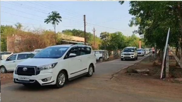 Mahasamund: Chief Minister Vishnudev Sai took a review meeting of three districts