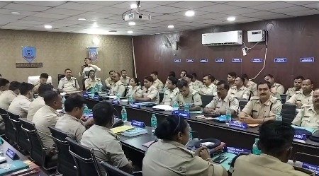 Bokaro Police Holds Monthly Crime Meeting, SP Emphasizes Swift Disposal of Pending Cases"