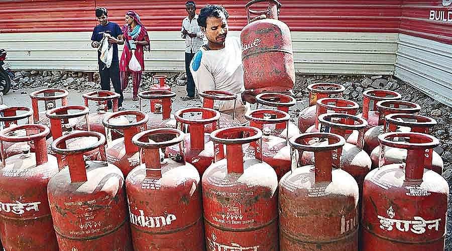 LPG GAS RATE CUT 1 MAY 2025