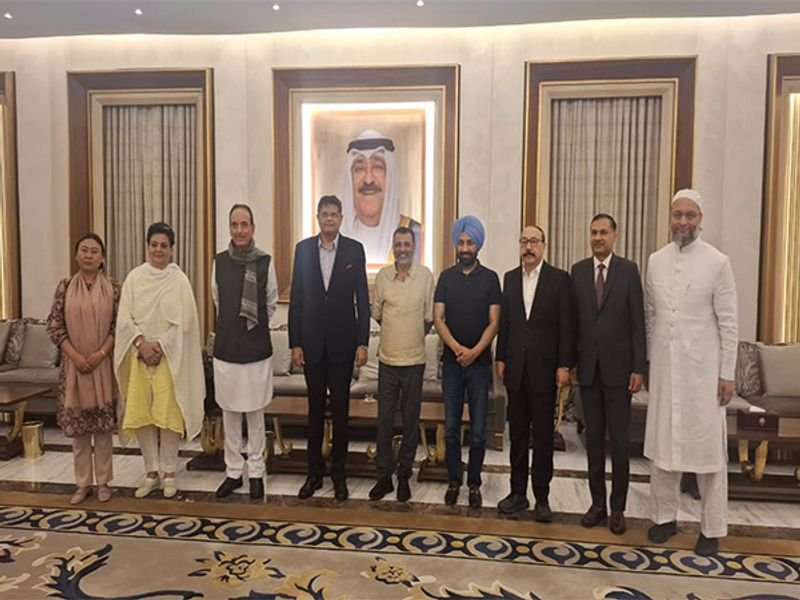 कुवैत में सर्वदलीय प्रतिनिधिमंडल