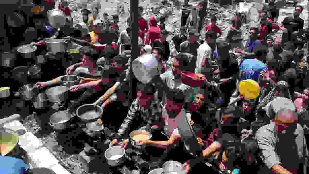 गाजा में 14,000 बच्चे भूख से मरने के कगार पर