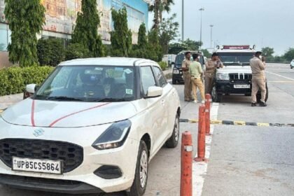 चांदी व्यवसायी कार से पैसा बरामद