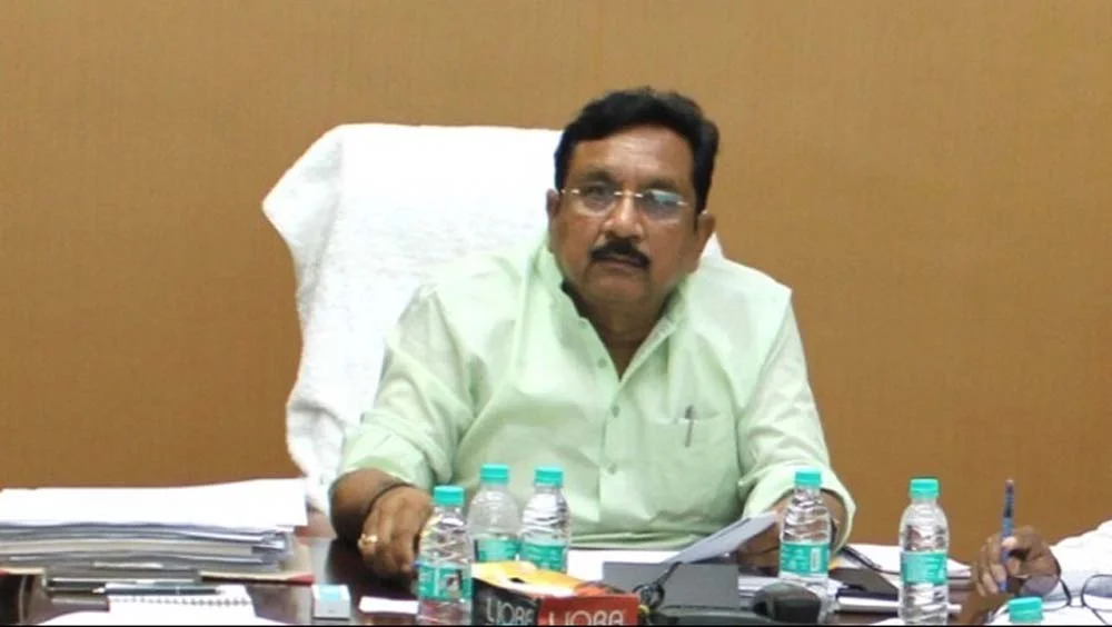 जनजातीय कल्याण मंत्री विजय शाह