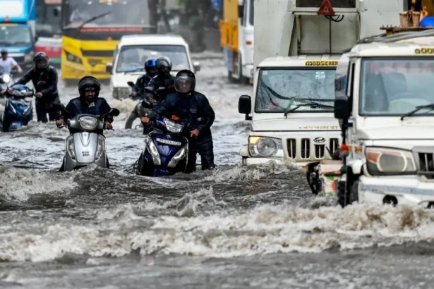 दिल्ली-मुंबई में बारिश