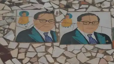 बुद्ध और आंबेडकर की टाइल्स